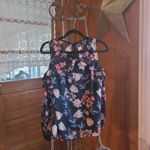 VENUS Black Floral Sleeveless Blouse